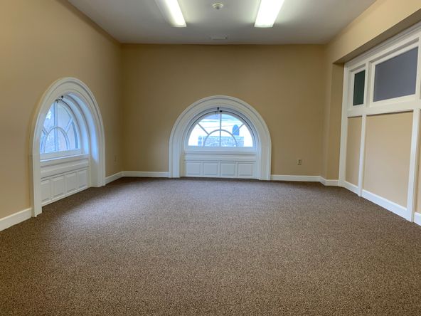 Amesbury Building : 100 Main St, Amesbury, MA 01913